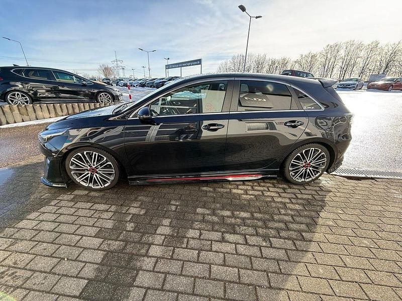 Gebraucht Kia Ceed GT Sport 204 PS (150 kW) 2022 (1k) zilinaschwarz met. Limousine