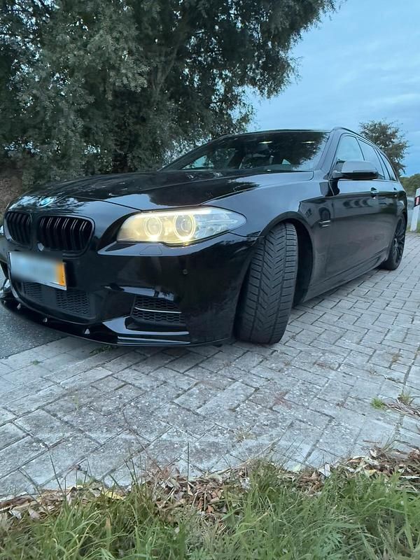 Schwarz Gebraucht 2016 BMW M550 M Sport Limousine | 16.550 € (Superpreis) - Bild 1/4