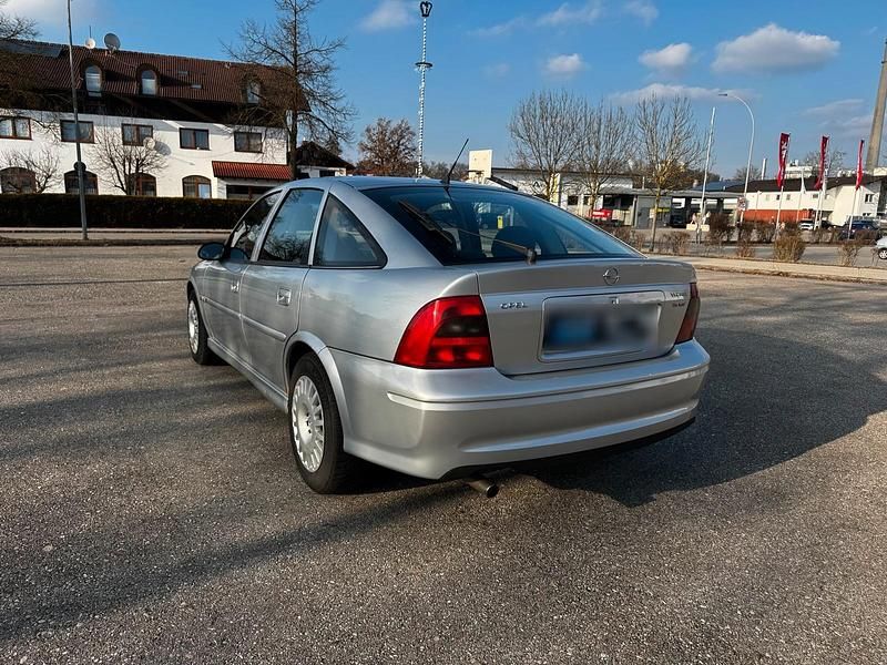 Gebraucht Opel Vectra 115 PS (84 kW) 1999 Silber Limousine