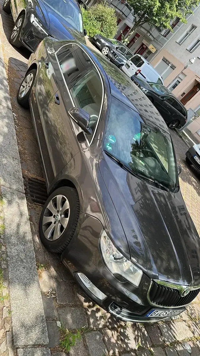 Gebraucht Skoda Superb 160 PS (117 kW) 2012 Grau Limousine