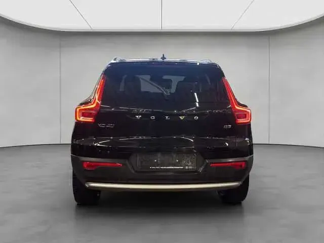 Gebraucht Volvo XC40 163 PS (119 kW) 2024 Schwarz SUV