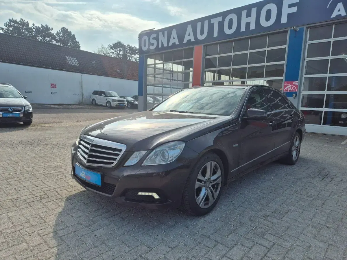 Gebraucht Mercedes E250 204 PS (150 kW) 2009 Braun Limousine