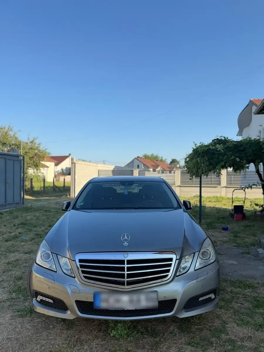 Gebraucht Mercedes E250 204 PS (150 kW) 2009 Grau Limousine