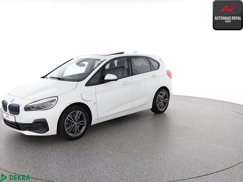 Alpinweiss Gebraucht 2018 BMW 225 Active Tourer Sport Line Van / Kleinbus | 15.480 € (Guter Preis) - Bild 1/4