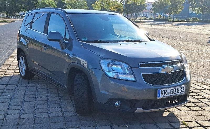 Grau Gebraucht 2011 Chevrolet Orlando LTZ Van / Kleinbus | 4.200 € (Guter Preis) - Bild 1/4