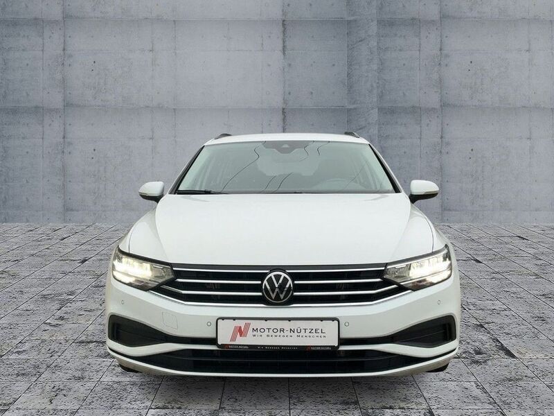 Gebraucht VW Passat Conceptline 150 PS (110 kW) 2022 Pure white Kombi