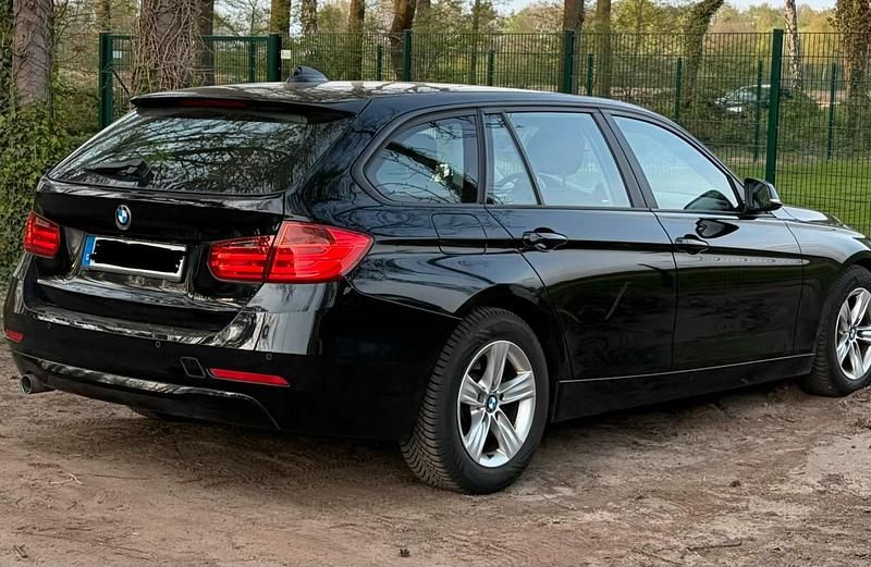 Usata BMW 318 143 CV (105 kW) 2013 Nero Station wagon