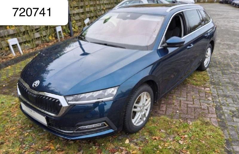 Blau Gebraucht 2021 Skoda Octavia Style Kombi | 20.450 € (Fairer Preis) - Bild 1/4