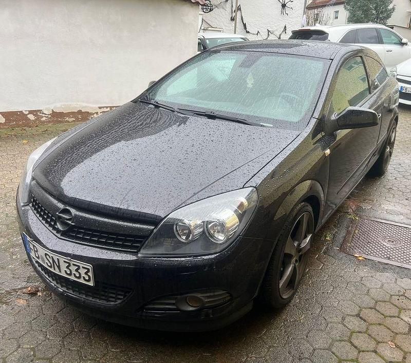 Schwarz Gebraucht 2009 Opel Astra GTC Sport Limousine | 3.999 € (Fairer Preis) - Bild 1/4
