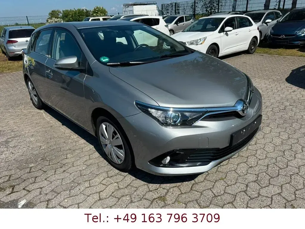Gebraucht Toyota Auris Comfort 111 PS (81 kW) 2017 Grau Limousine