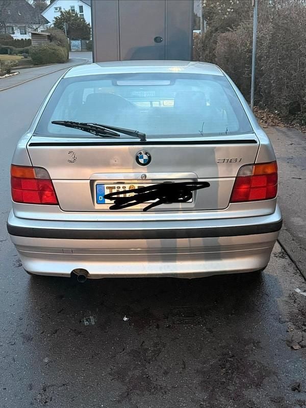 Gebraucht BMW 316 105 PS (77 kW) 2001 Silber