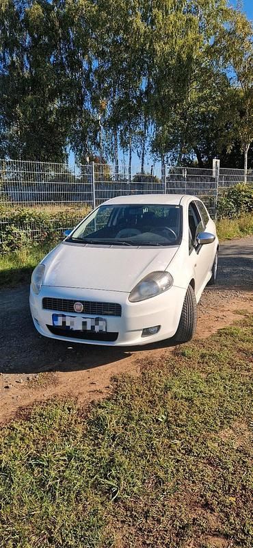 Weiß Gebraucht 2009 Fiat Grande Punto Kleinwagen | 1.950 € (Fairer Preis) - Bild 1/4