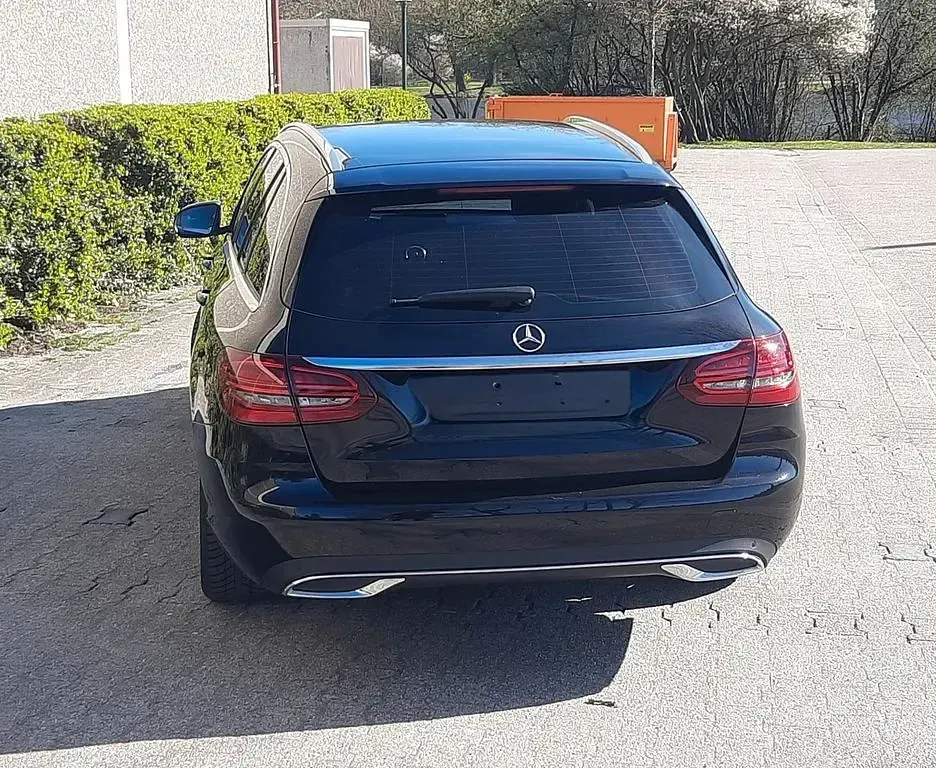 Gebraucht Mercedes C200 160 PS (117 kW) 2019 Schwarz Limousine