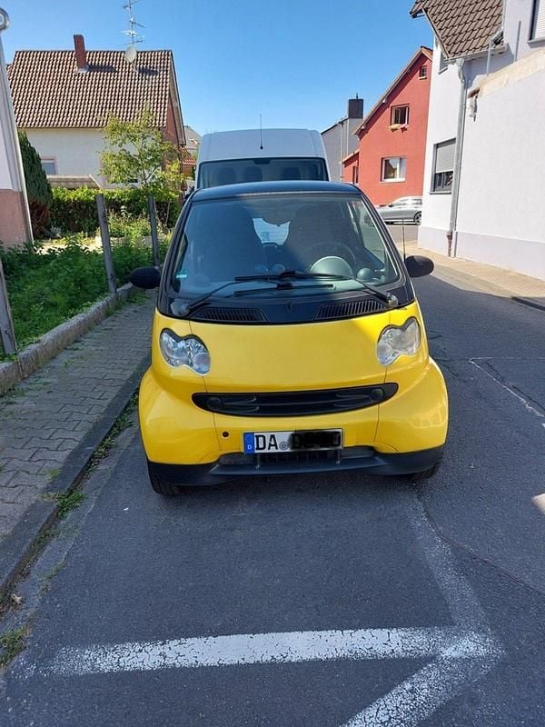 Gelb Gebraucht 2002 Smart ForTwo Coupé Pure Coupé | 1.450 € (Fairer Preis) - Bild 1/4