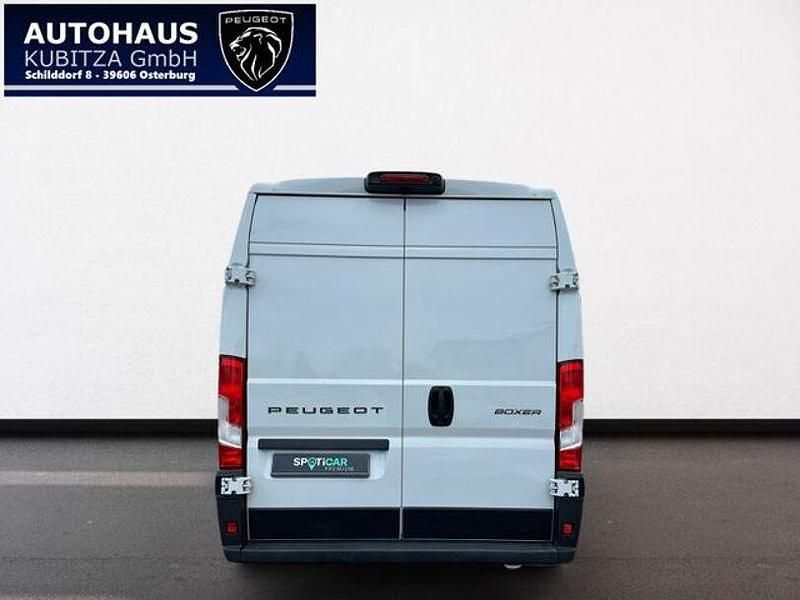 Gebraucht Peugeot Boxer 140 PS (102 kW) 2024 Weiß Van