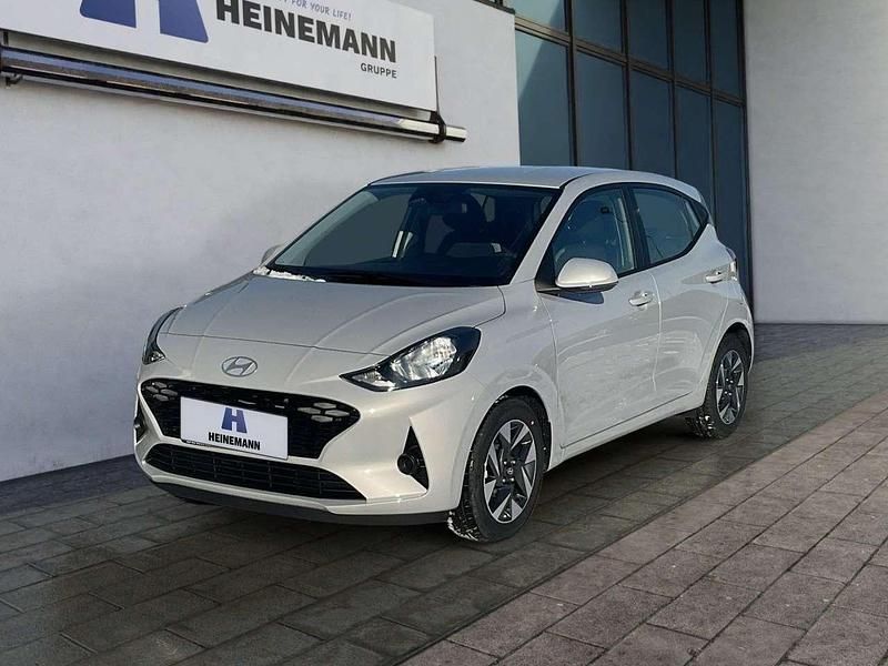 Lumen grey Gebraucht 2024 Hyundai i10 Trend Kleinwagen | 16.450 € (Fairer Preis) - Bild 1/4