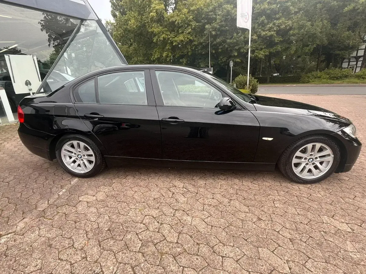 Gebraucht BMW 318 Advantage 143 PS (105 kW) 2008 Schwarz Limousine