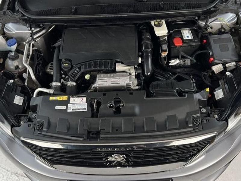 Gebraucht Peugeot 308 116 PS (85 kW) 2019 Silber Limousine