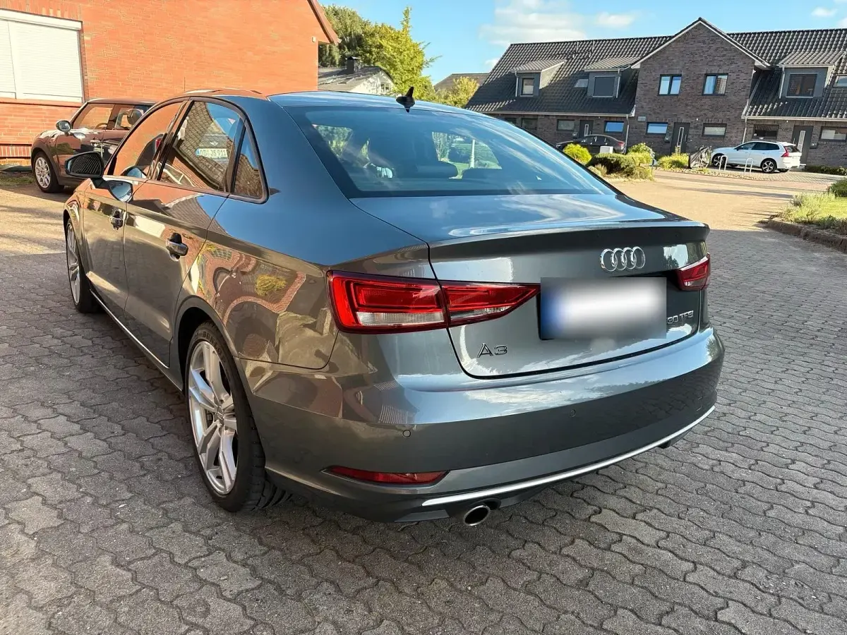 Gebraucht Audi A3 S-Line 116 PS (85 kW) 2019 Grau Limousine