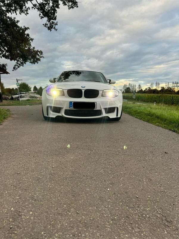 Weiß Gebraucht 2012 BMW 1M Coupé | 53.900 € (Fairer Preis) - Bild 1/4