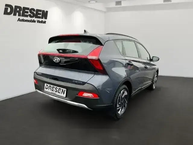 Gebraucht Hyundai Bayon Trend 101 PS (74 kW) 2024 Grau SUV