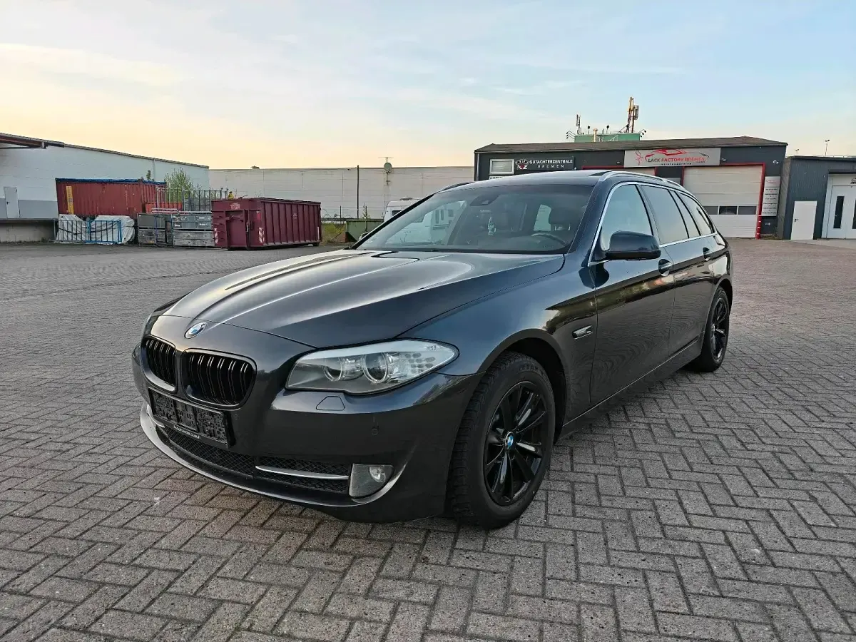 Second-hand BMW 520 184 CP (135 kW) 2011 Negru Break
