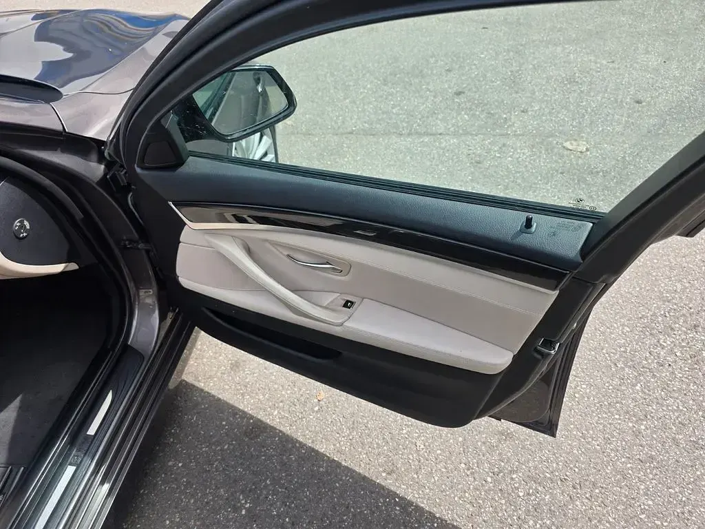 Gebraucht BMW 530 Performance 258 PS (189 kW) 2011 Braun Kombi