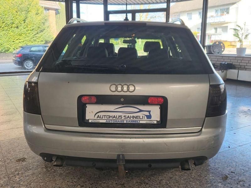 Usado Audi A6 Performance 179 HP (131 kW) 2003 Prateado Carrinha