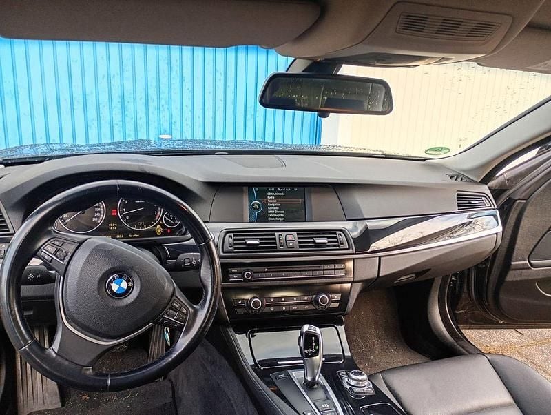 Gebraucht BMW 523 204 PS (150 kW) 2010 Schwarz Limousine
