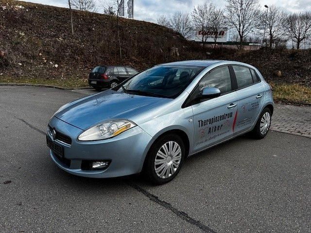 Gebraucht Fiat Bravo Dynamic 90 PS (66 kW) 2007 Blau Kleinwagen