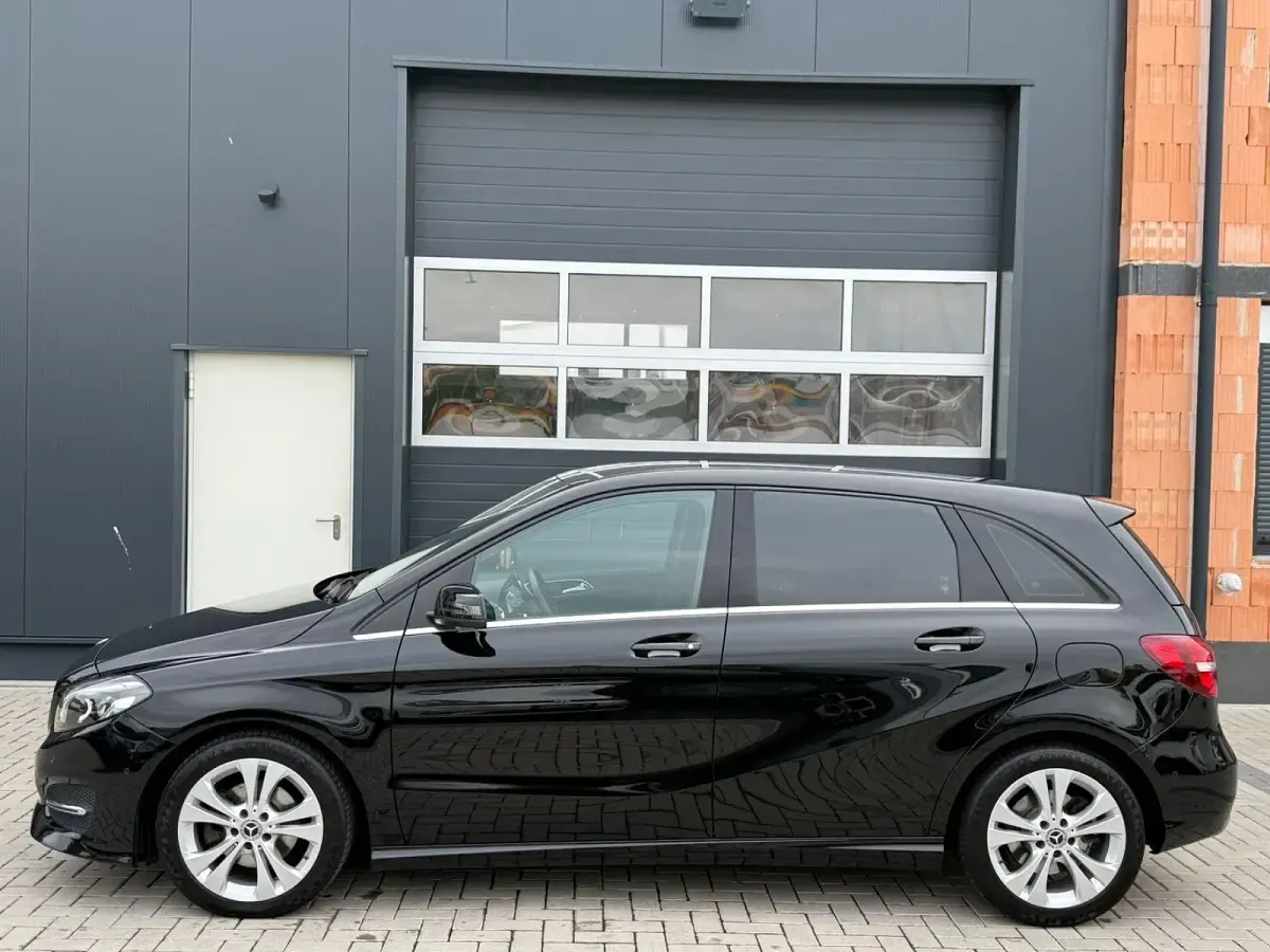 Gebraucht Mercedes B220 177 PS (130 kW) 2017 Schwarz Kleinwagen