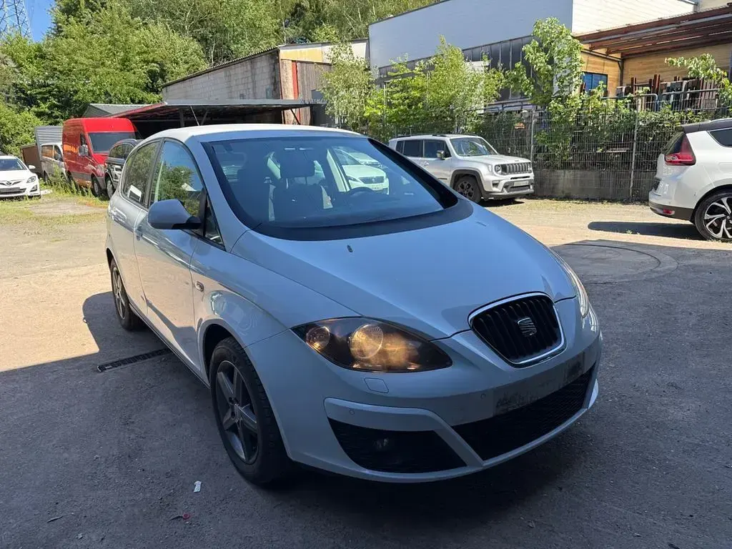 Gebraucht Seat Altea 4You 140 PS (102 kW) 2015 Weiß Limousine