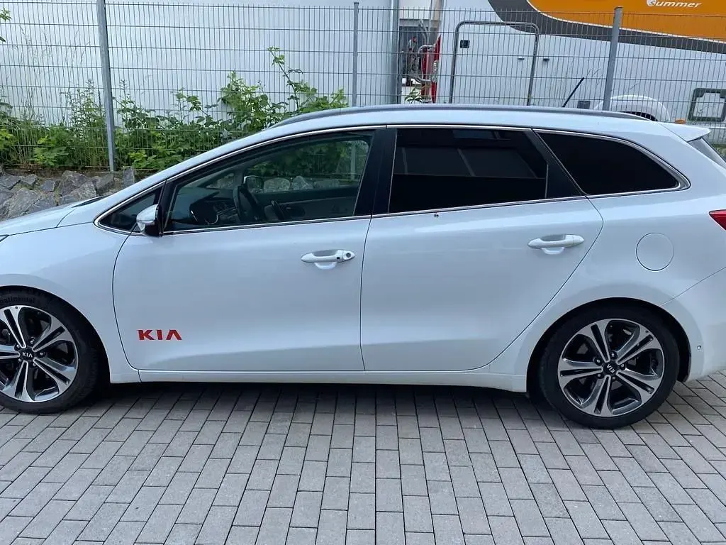 Gebraucht Kia Ceed 136 PS (100 kW) 2016 Weiß Kleinwagen