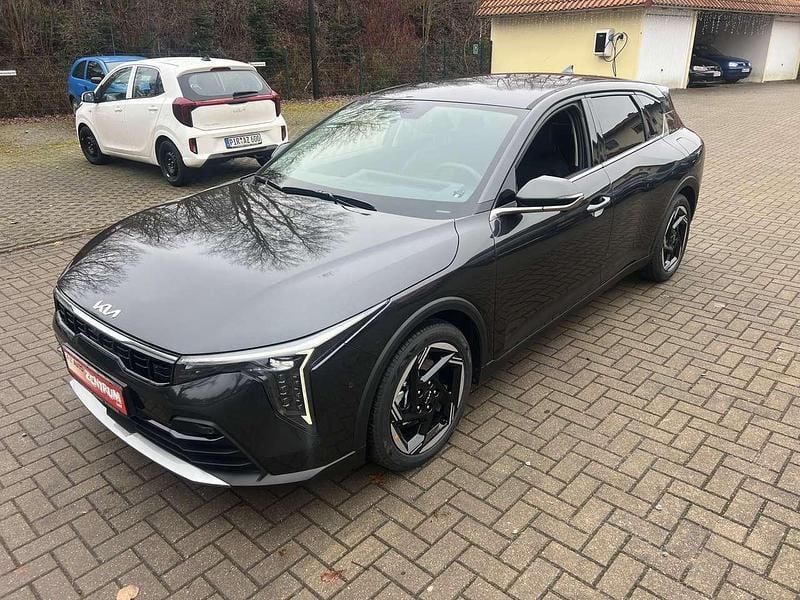 Neu Kia K4 150 PS (110 kW) 2025 (ag9) interstellar grau Limousine