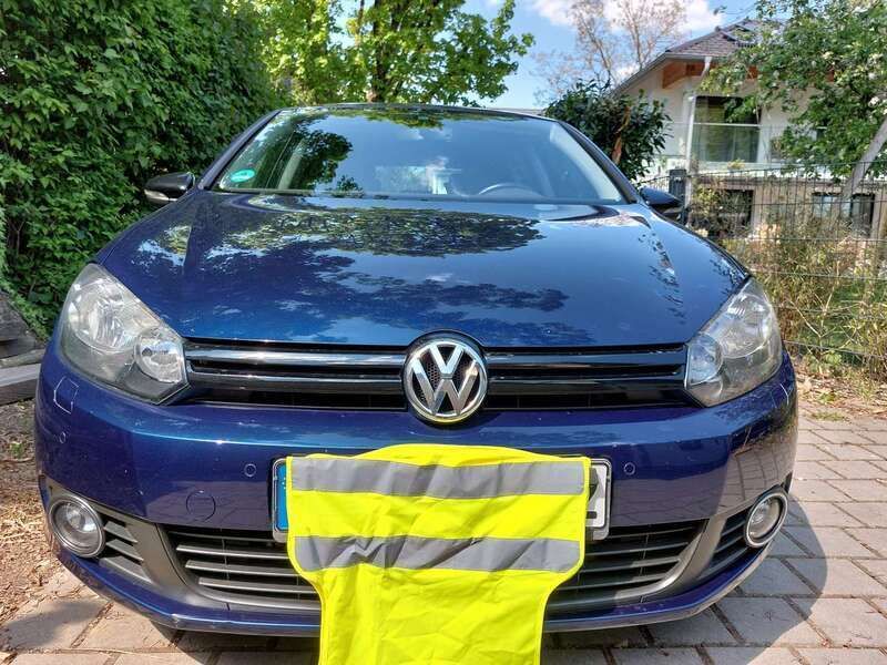 Blau Gebraucht 2012 VW Golf VII Match Limousine | 4.200 € (Guter Preis) - Bild 1/4