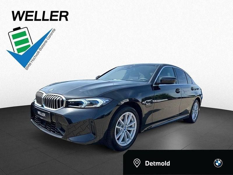 Black sapphire (schwarz) Gebraucht 2023 BMW 330e M Sport Limousine | 38.480 € (Guter Preis) - Bild 1/4