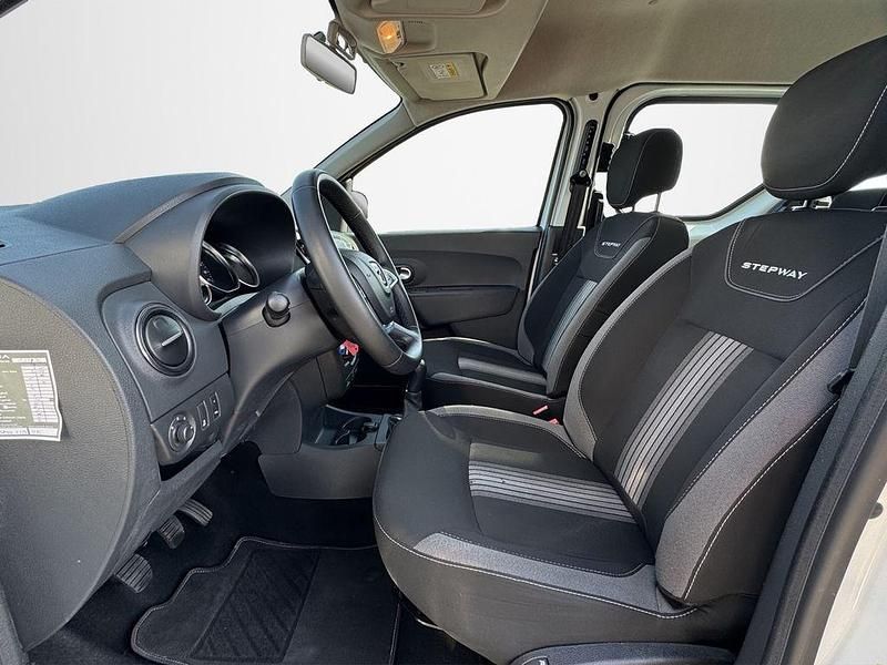 Gebraucht Dacia Dokker Celebration 116 PS (85 kW) 2018 Weiß Van / Kleinbus