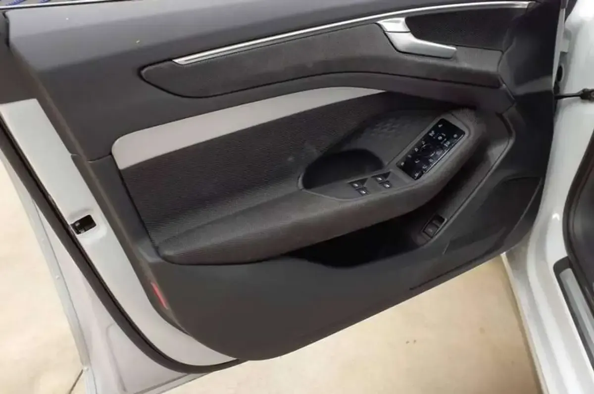Gebraucht Audi A6 Sport 204 PS (150 kW) 2025 Gletscherweiß Kombi