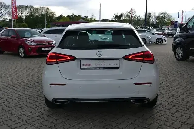Gebraucht Mercedes A220 Progressive 190 PS (139 kW) 2019 Weiß Kleinwagen