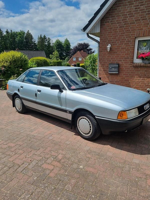 Silber Gebraucht 1988 Audi 80 Limousine | 1.499 € - Bild 1/4