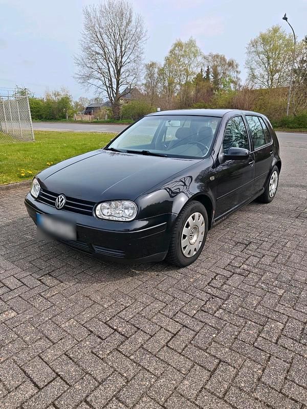 Gebraucht VW Golf IV 90 PS (66 kW) 2000 Schwarz Kleinwagen