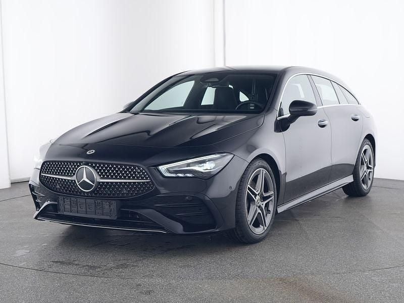 Schwarz Gebraucht 2024 Mercedes CLA180 Shooting Brake AMG Kombi | 30.440 € (Fairer Preis) - Bild 1/3