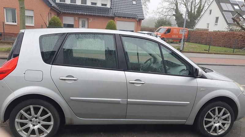 Silber Gebraucht 2007 Renault Mégane II Limousine | 1.450 € (Guter Preis) - Bild 1/4
