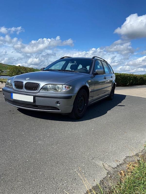 Silber Gebraucht 2003 BMW 316 Kombi | 749 € (Superpreis) - Bild 1/4