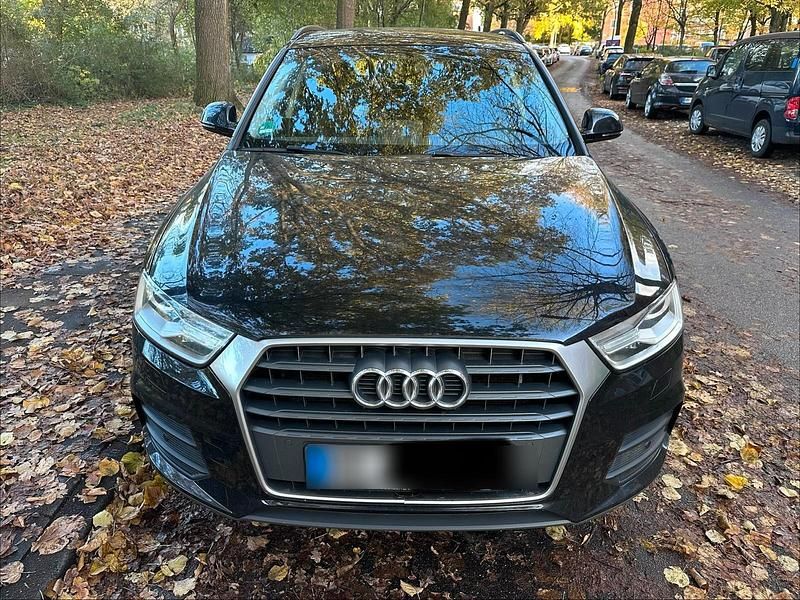 Schwarz Gebraucht 2018 Audi Q3 SUV | 15.000 € (Fairer Preis) - Bild 1/4
