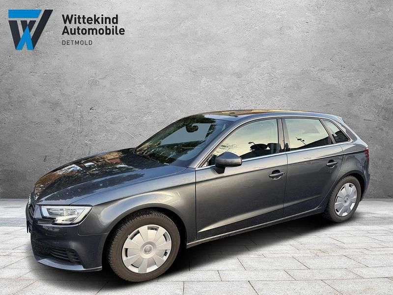 Gebraucht Audi A3 Sport 116 PS (85 kW) 2018 Grau Limousine