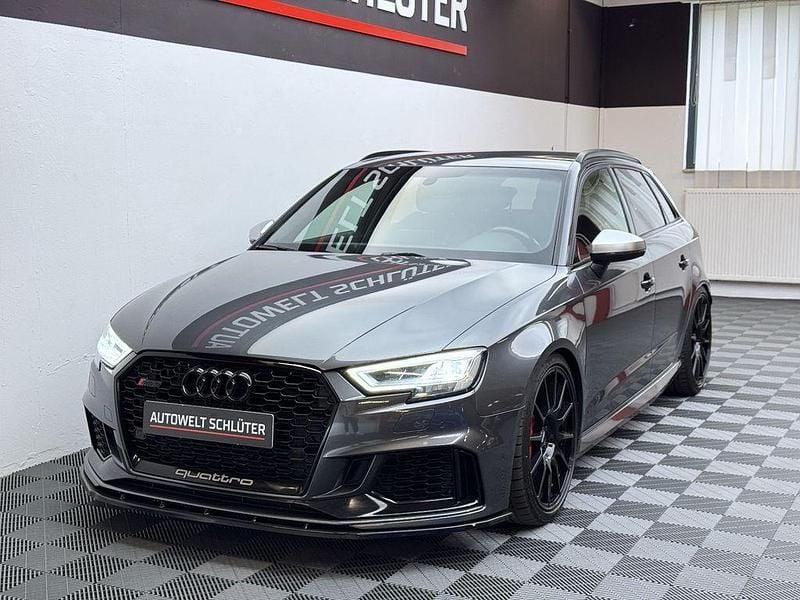 Grau Gebraucht 2017 Audi RS3 Ambiente Kleinwagen | 43.950 € (Fairer Preis) - Bild 1/4