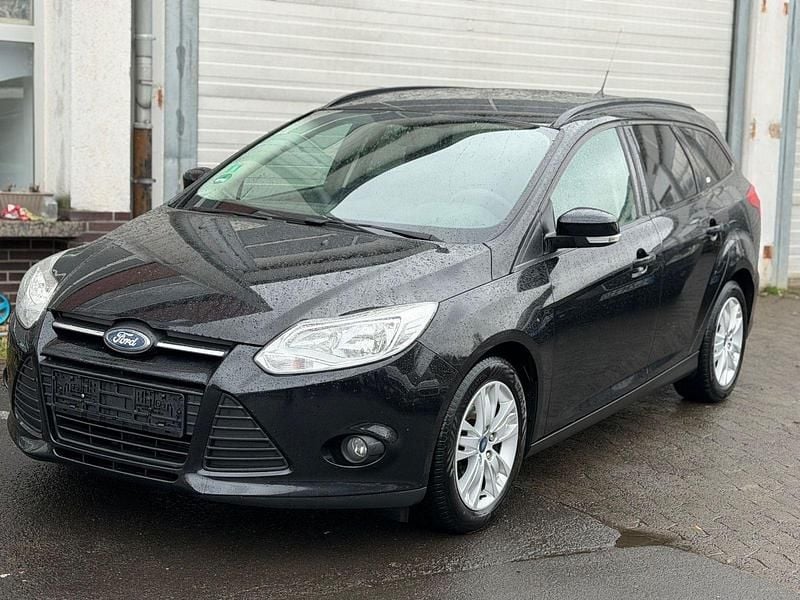 Gebraucht Ford Focus Trend 125 PS (91 kW) 2014 Schwarz Kombi