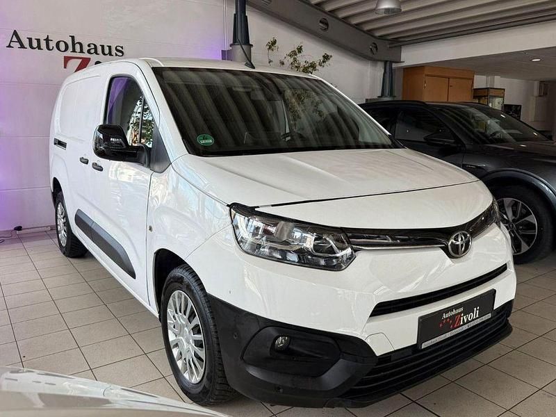 Weiß Gebraucht 2022 Toyota Proace City Van | 15.940 € (Guter Preis) - Bild 1/4