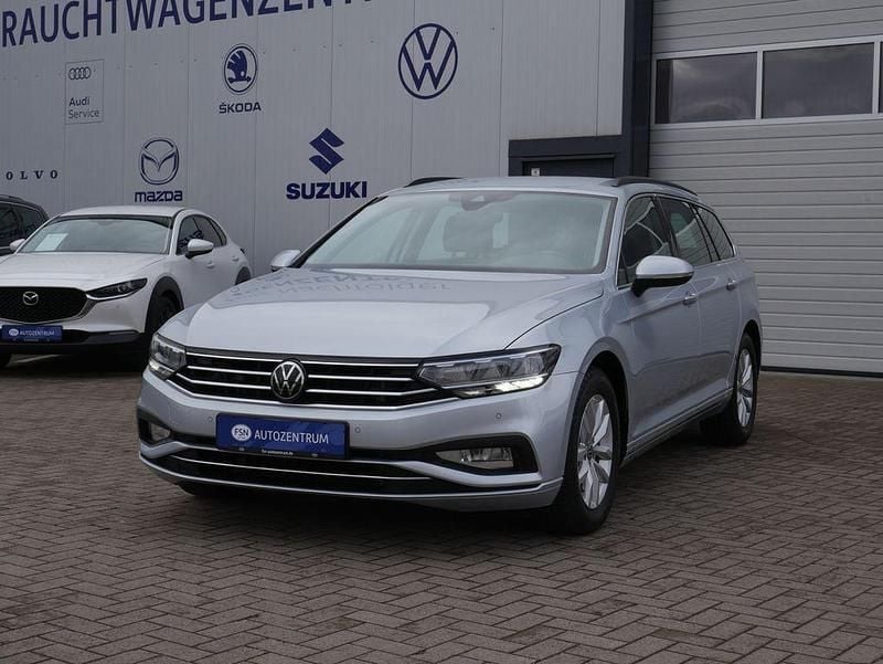Gebraucht VW Passat Business 150 PS (110 kW) 2023 Silber Kombi